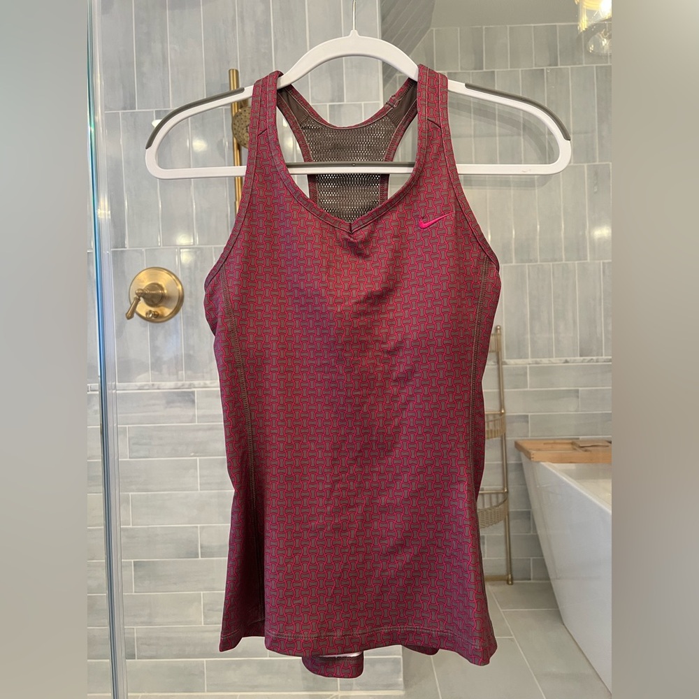 Nike Women's Sports Bra Tank! Size S